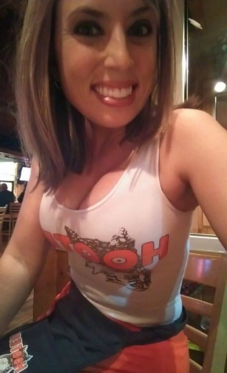 dazed-dolly: powerfulbimbochoices: “Breastaurant” Bimbo You have big boobs, a slim waist