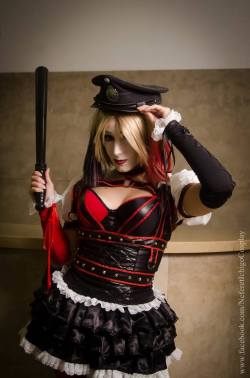 thecosplayinitiative:  Harley Quinn cosplay