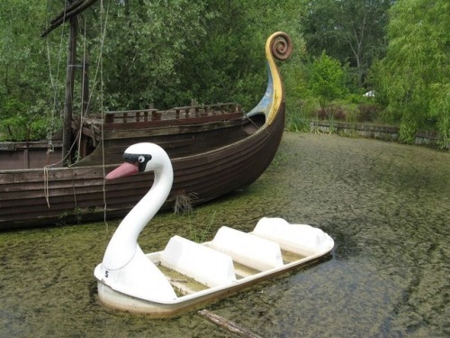 The Swans of Spreepark
