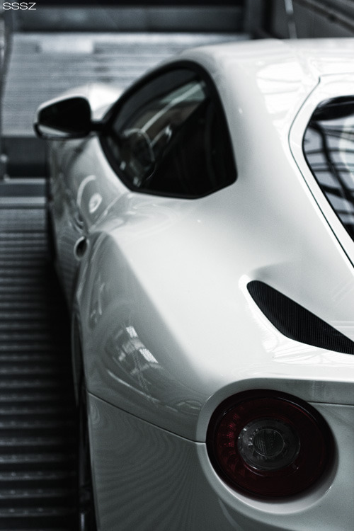 sssz-photo:  F12 