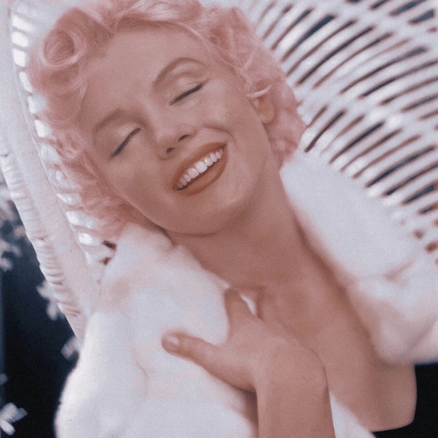 Marilyn Monroe assorted icons 1/?
Give Credit Or Reblog If You Use