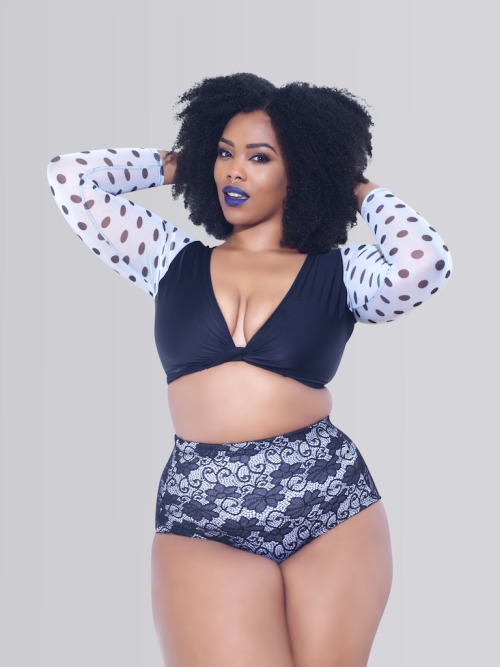 coldlovearbiter:  brosteff:  killerkurves:  soul-asylum  in rue107‘s Nori Black Bikini Top & Evelyn Bikini Bottom  Holy fuck.  Gurrrllll 