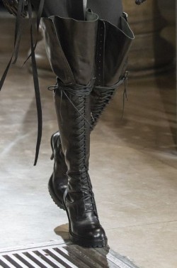 perfectfashiondetails:Ann Demeulemeester Fall 2018