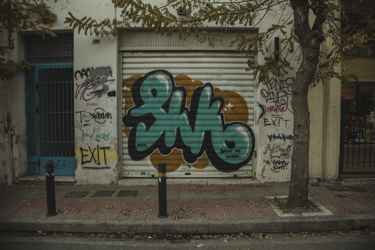aenigmaepoche:  Shk Crew Athens, Greece Barbara Blue© 