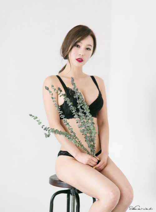 hum-cut: Lee Ji Na