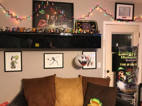 isquirtmilkfrommyeye:  This year for Halloween, and since Luigi’s Mansion 3 was announced, I decided to decorate the game room to look like Luigi’s Mansion.
