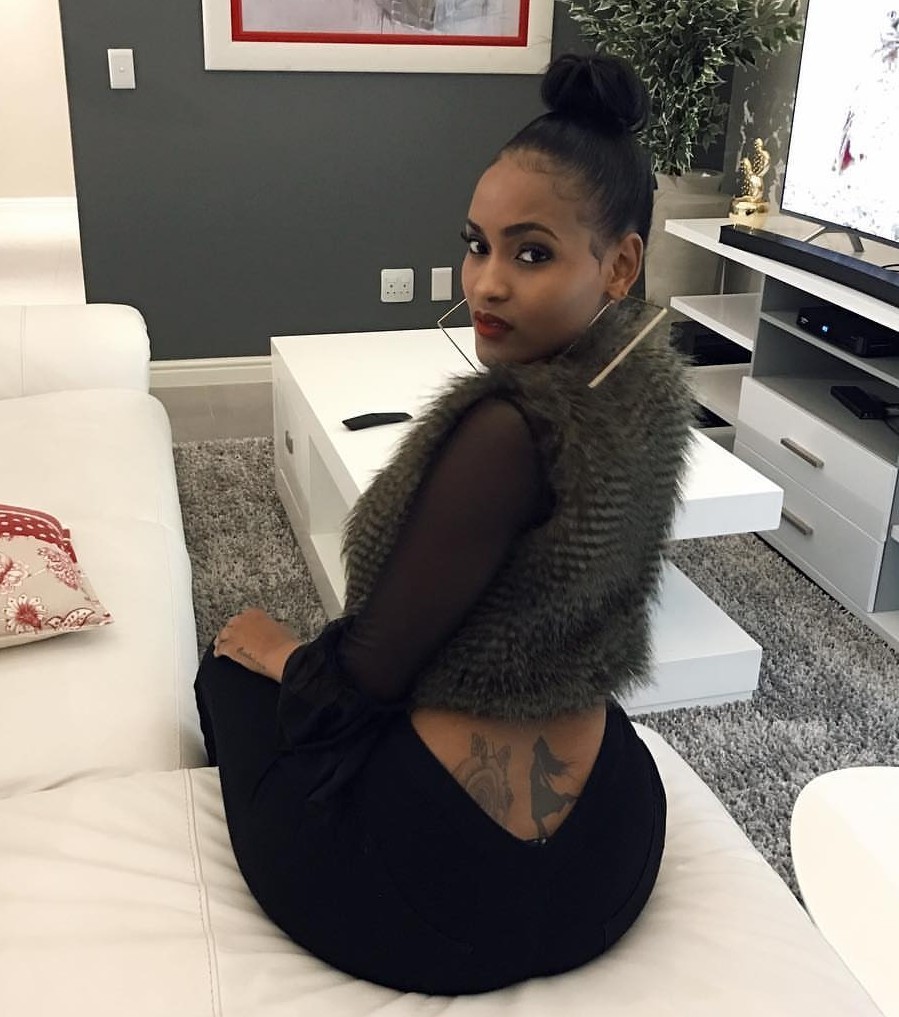 kingjazziedad:  DeliciouslySexy. CurvyLicious. BootiDelicious Ma.. Ms Odert__M ❤️💜💙