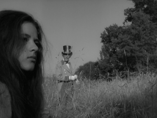 talesfromweirdland:Strange whisperings and a stifling, nightmarish atmosphere: curious 1966 film, AL