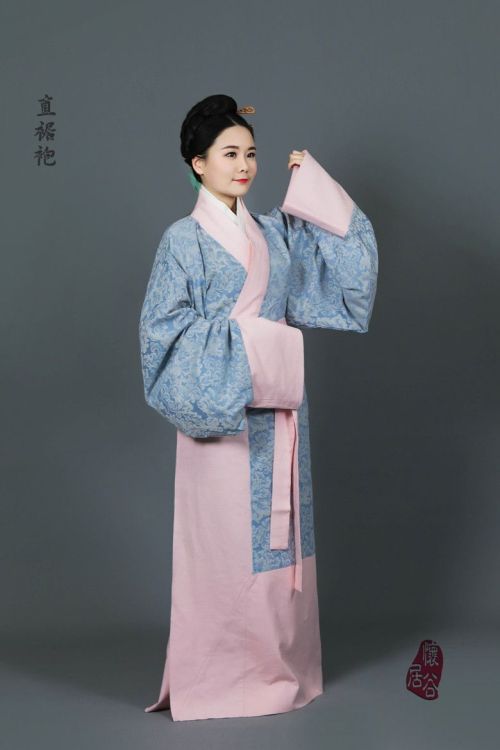 ziseviolet:fouryearsofshades:2016 January 直裾袍 from怀谷居.Traditional Chinese Hanfu - Type: Zhiju/直裾 (st