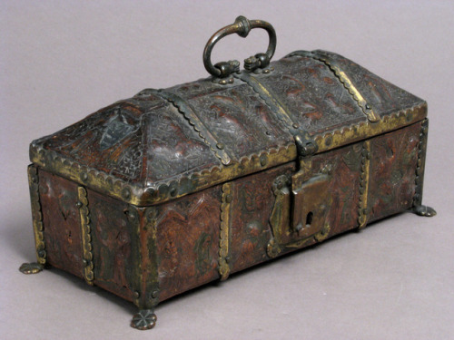 Coffret via Medieval ArtMedium: Leather (Cuir bouilli), polychromy, silver gilt and enamel coat of a
