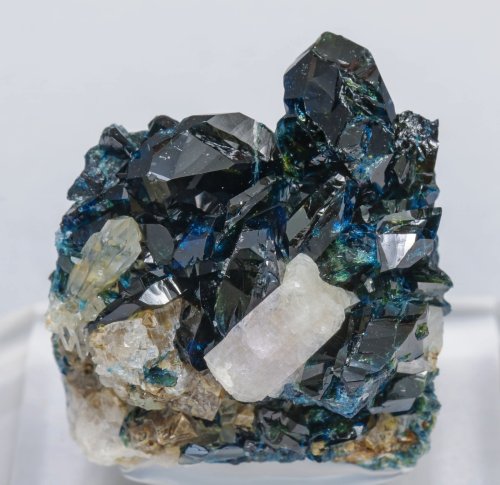 Fluorapatite with Lazulite, Quartz and Siderite - Crosscut Creek, Kulan Camp area, Rapid Creek, Daws