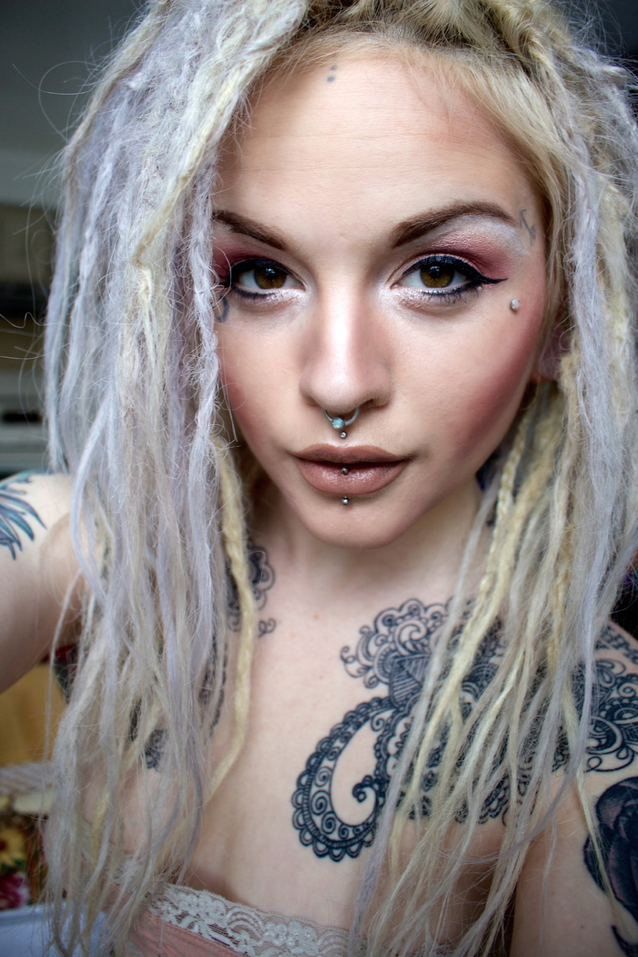lunalorraine:  I feel  pretty as a rose today!