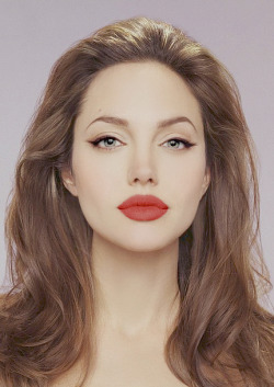 stfumadison:  Angelina Jolie 