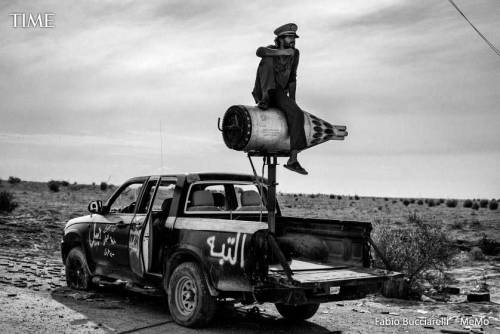 timelightbox:PHOTO: FABIO BUCCIARELLI–MeMONow and Then: Photographing the Battles for Sirte“Sirte ha