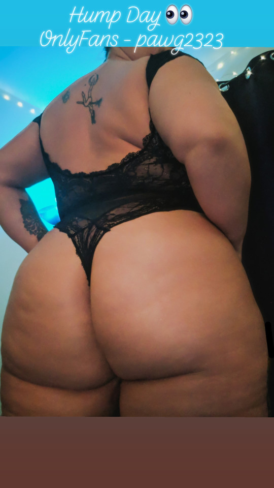 pawg2323:2/24/2021 Happy Fuckin Hump Day Lovies 💙OnlyFans