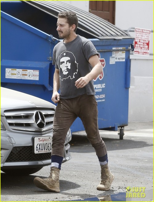 guys-with-bulges:  Shia LaBulge. To see the entire set of bulge photos click here.