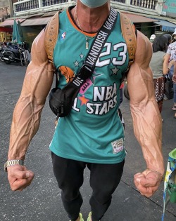 adreamerinthenight:Vascular Road Map Arms’ Young Club Member - Jo Lindner 🐍💪🏻
