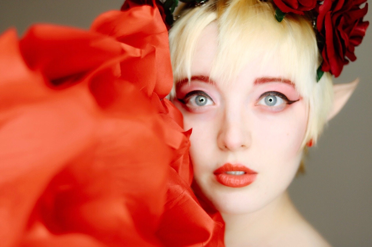 marshmallowmaximus:  Amazing photos of my rose fairy makeup 🌹shot by my sister