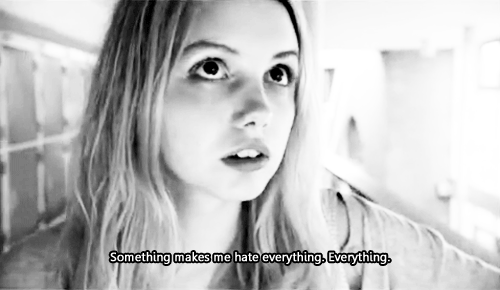 ahs-migraine: Skins yh