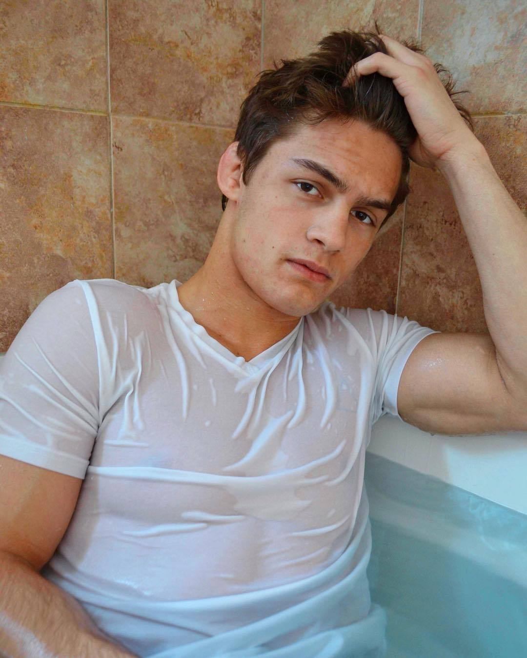boysandmodelsblog:  Hot Dylan !More boys &amp; models: http://boysandmodelsblog.tumblr.com