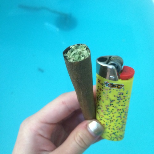chronicallycloudy: Bath bomb and a blunt