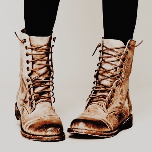 katie-bell: @hogwartsgirlgang event: LIGHTNING LADIES ; Katie Bell   I know you’re going to ask me H