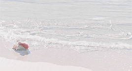 odairannies:See the line where the sky meets the sea? It calls me. And no one knows, how far it goes