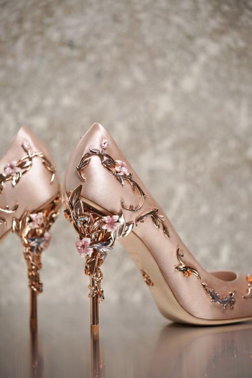 sixpenceee: sixpenceeefashion: The Eden Eve Pump in Light Pink Satin with Rose Gold Leaves Follow my