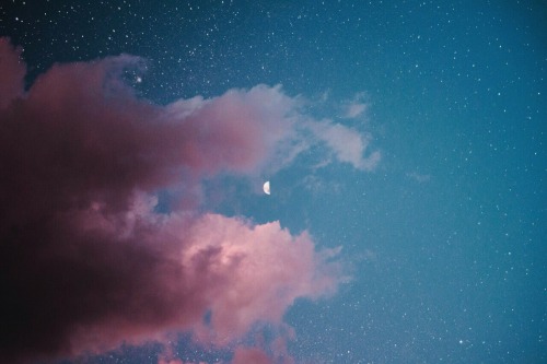 rinaallek:Obsessed with the night sky