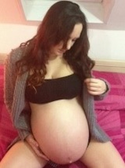 laborbirthoflove: Her belly is so perfect!