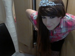 letmeout11:  sissyjoyce:  New outfit, new make up, and my new chasity belt!   I want a pink one
