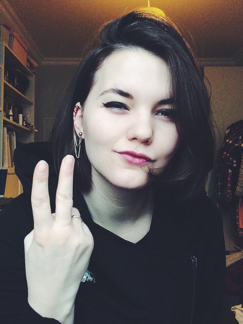 the-shy-fa:  imnotfunnyipromise:  cakestales:  A photo with a deep meaning that tells you that my make up was good today.  Love you all, soft feedees and wonderful feeders 😘  That’s not fair to be so pretty.  She’s not wrong.  She’s perfect