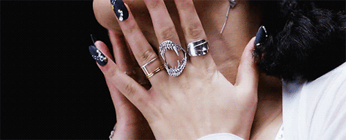 ceresmon:  FKA twigs - M3LL155X 