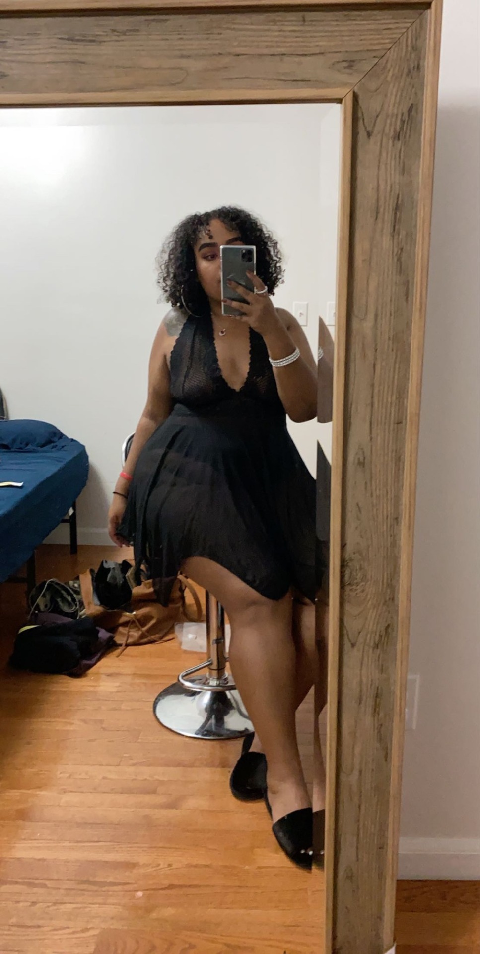 newyorkdreaminn:Lingerie Party 🖤