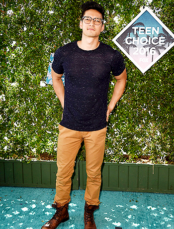 matt-daddaryo:  Harry Shum Jr attends Teen Choice Awards 2016 at The Forum on July