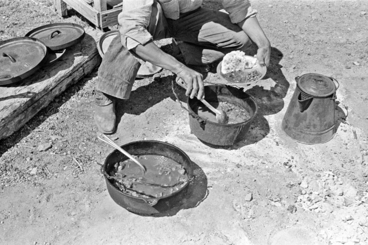 longingtobeborn:
“Russell Lee, Cattle ranch near Marfa, Texas (c. 1939)
”