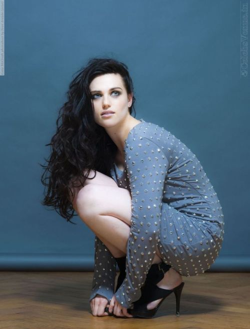 Katie McgrathFollow http://celebrity-legs-and-heels.tumblr.com/ for more!(via Katie-McGrath-54.jpg (