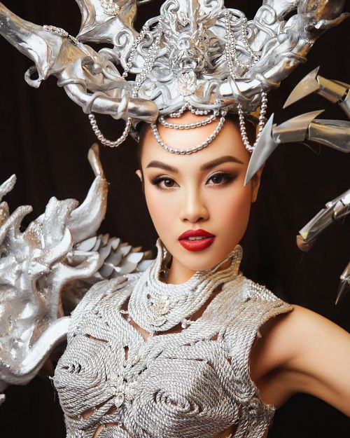 Miss Universe Vietnam 2022 National Costume Contest Entry- Long Mạch