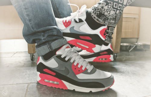 sweetsoles:  Nike Air Max 90 VNTG ‘Infrared’ & Nike Air Max 90 GS ‘Infrared’ (by BrowNonSoles) 