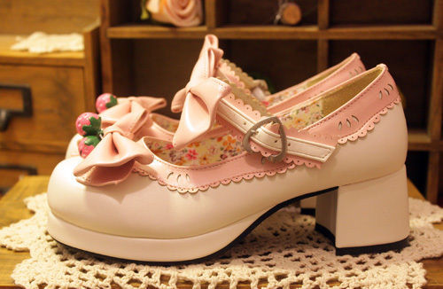 kawaiiconnection:  Sweet Lolita Strawberry Bell Shoes -  US $29.99Follow KawaiiConnection