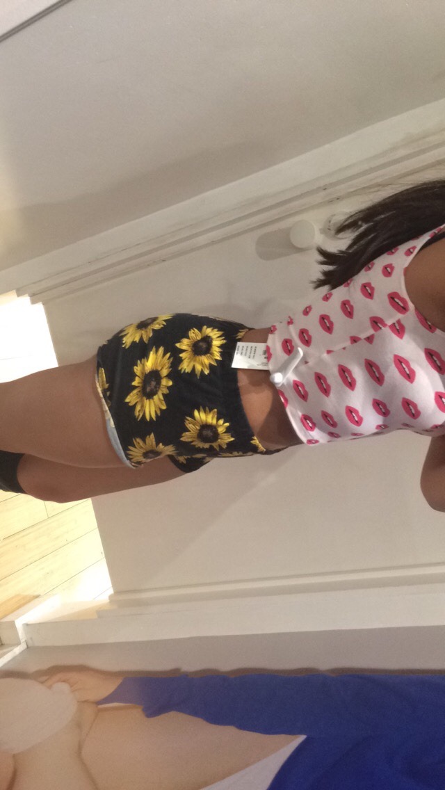 sinfulsighs:  Yesterday at American Apparel trying on this cute ass shirt ðŸ’•