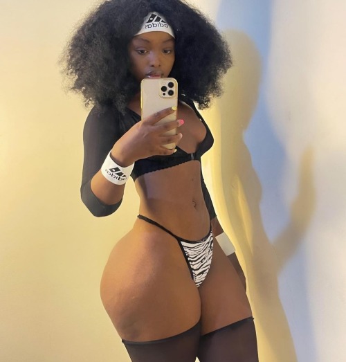 princejazziedad:DeliciouslySexy Luscious Gorgy BootiDelicious Ma Ms Quavo&hellip;&hellip;&hellip;.West