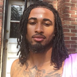 goodlovin01:  takethatdicknigga:  With or without dreads?  Without.. Sexy as fuck both ways but love the low cut
