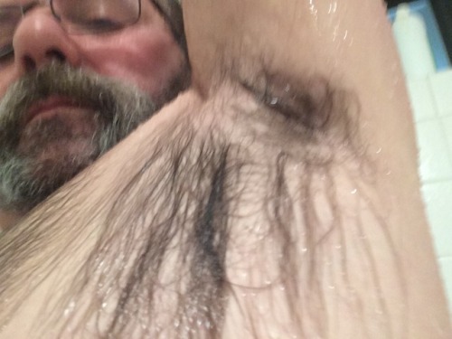 armpitstench:Me …ҩ( ◤( `´ )◥ Your armpits are fuckin’ male sex organs!