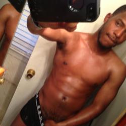 dachocolatefactory:  str8exposed:  http://Str8Exposed.tumblr.com