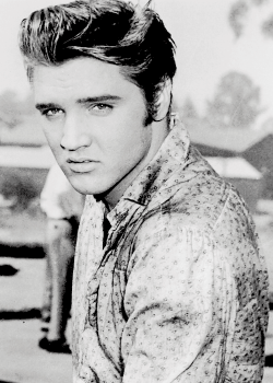 princefromanotherplanet:  Elvis Presley in