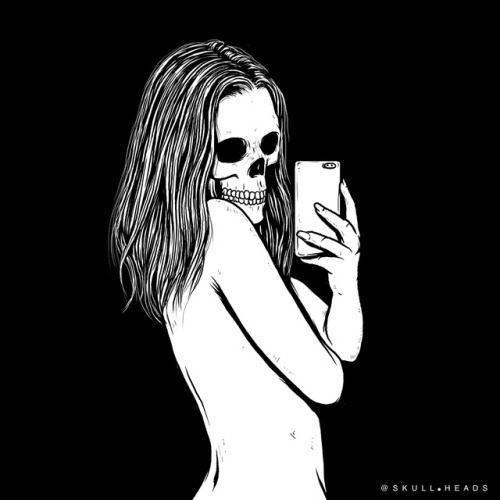 skull-heads:    Mirror, Mirror, on the Wall…  porn pictures