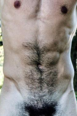 hairymensexy:  Hot men near you are looking for no-strings fun: http://bit.ly/1TSjGPj