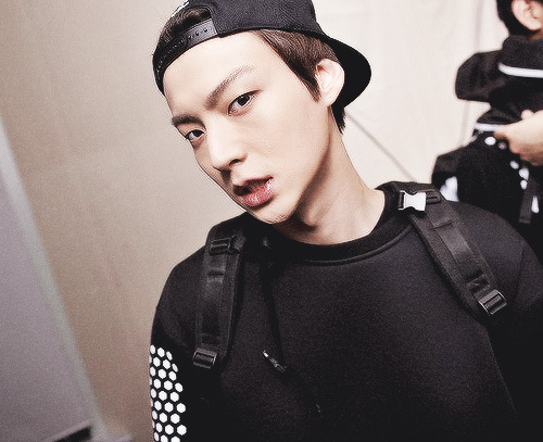 choco-baek:  Ahn Jae hyeon - 2014 S S 서울패션위크 - HEAD (Backstage)