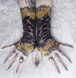 arsenicinshell:  Fingerless Gloves  by ZenAndCoffee